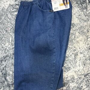 NWT Chic Jeans Women’s Size 26 Petite​